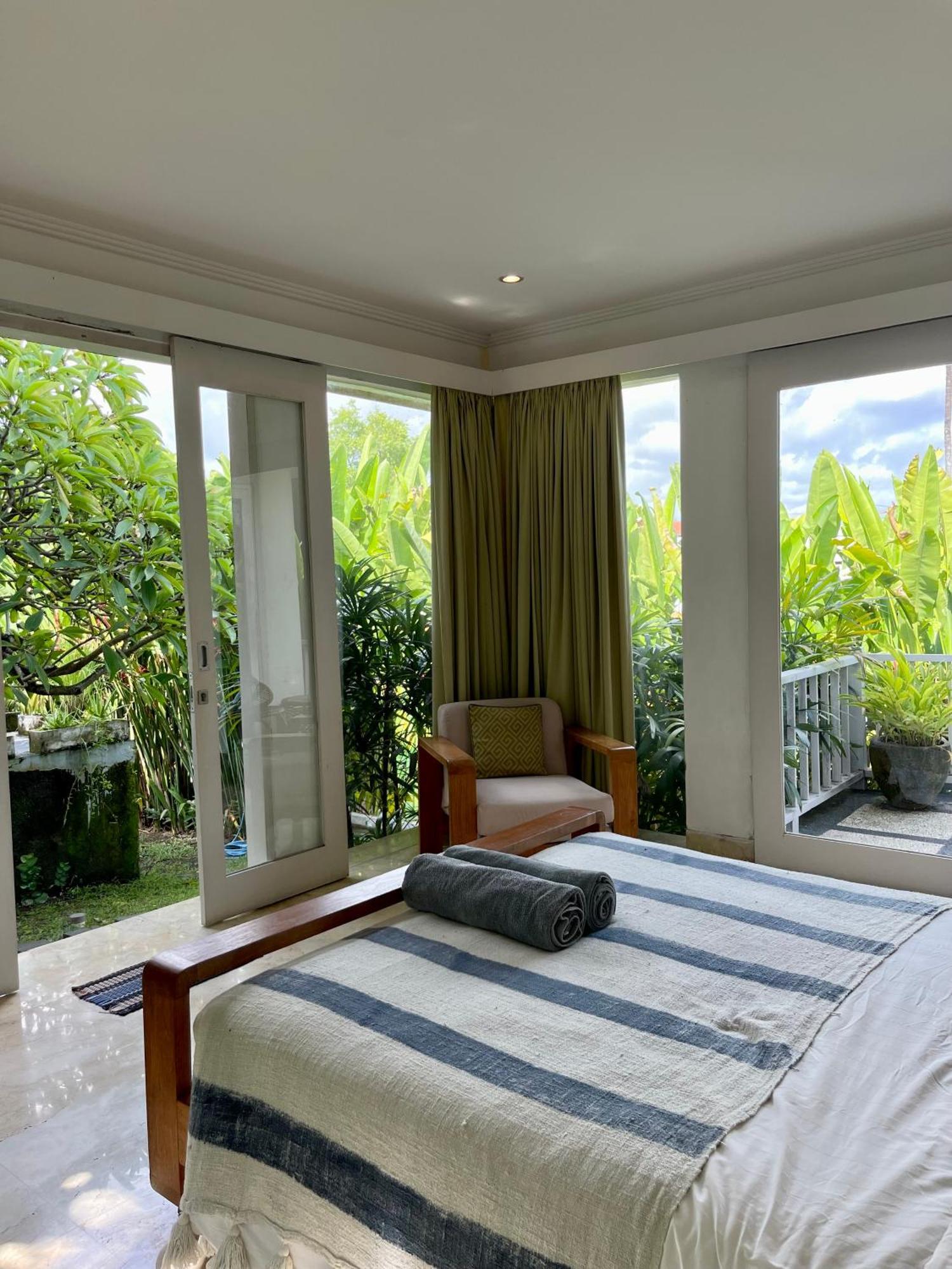 Private Suite In A Kids Friendly Big Shared Villa In Canggu Luaran gambar