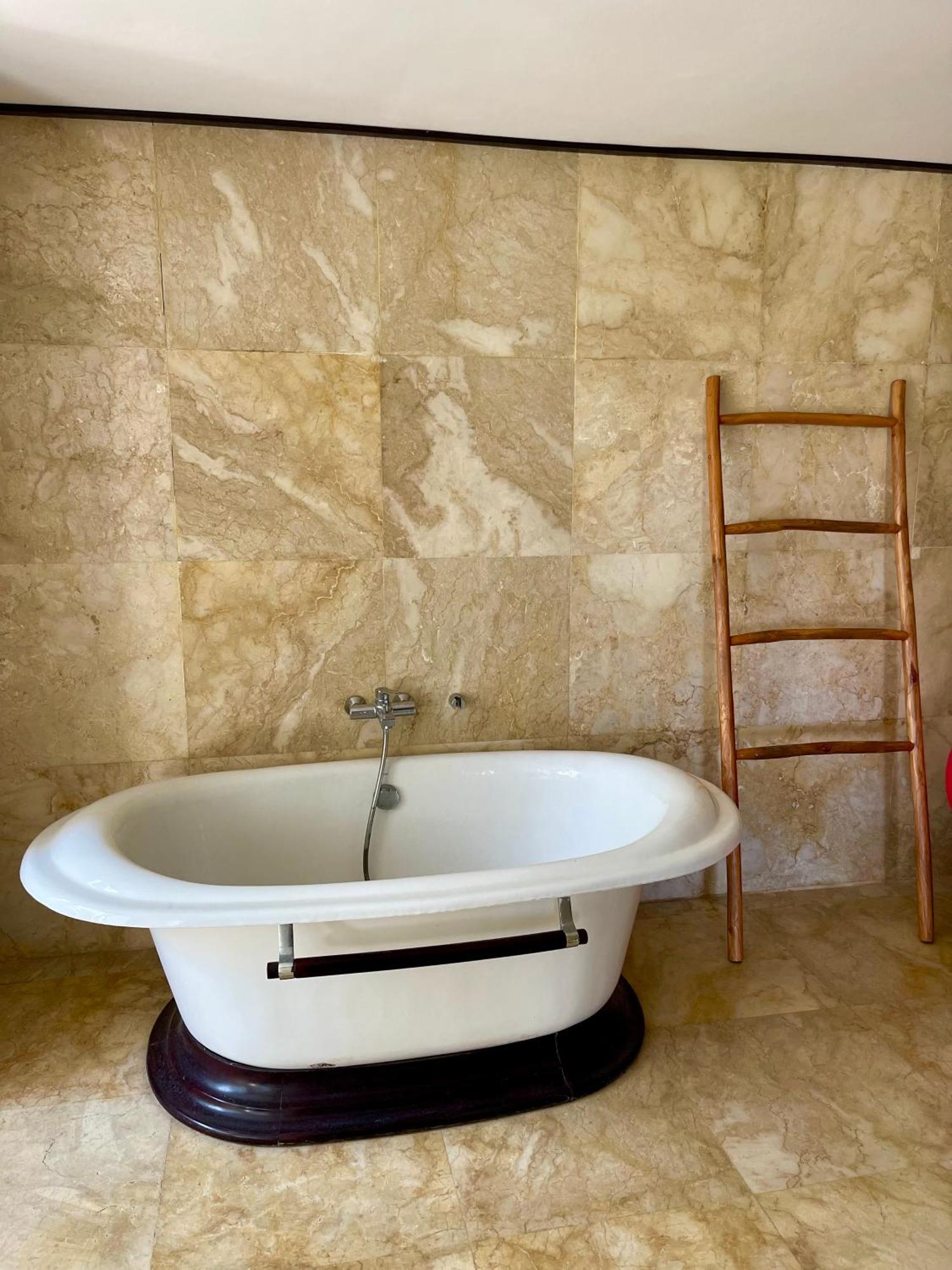 Private Suite In A Kids Friendly Big Shared Villa In Canggu Luaran gambar